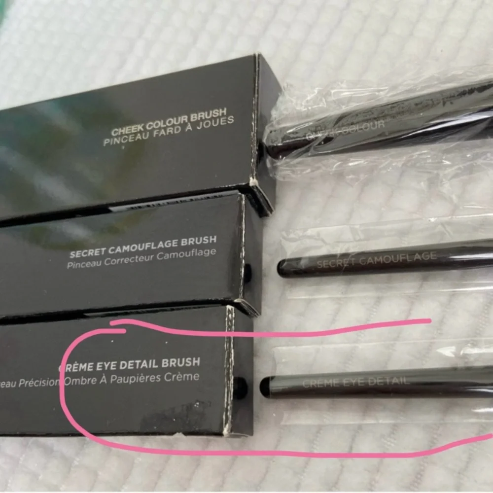 laura mercier fund it