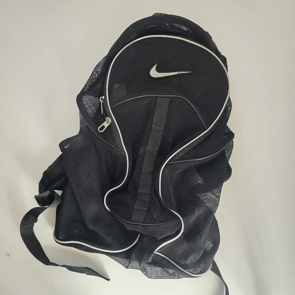 Nike shows beach wear