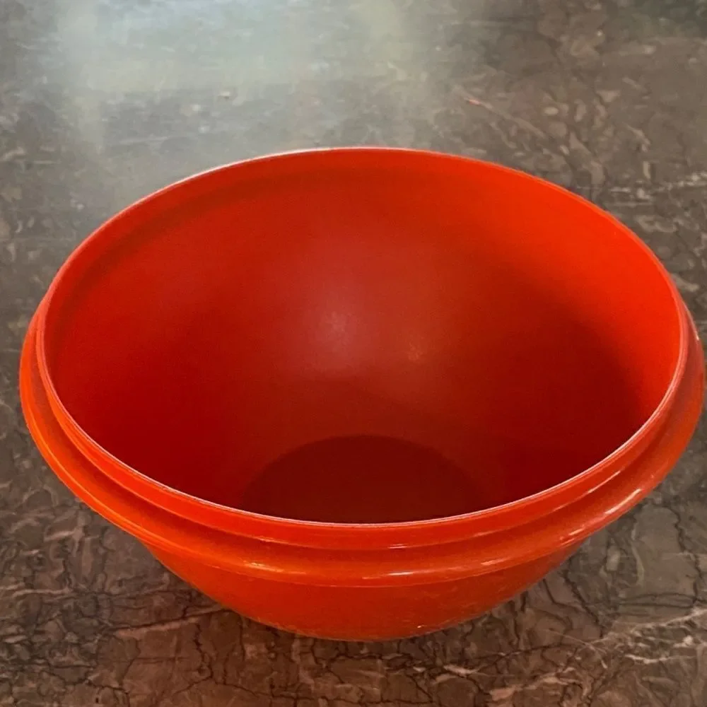 Tupperware vintage orange