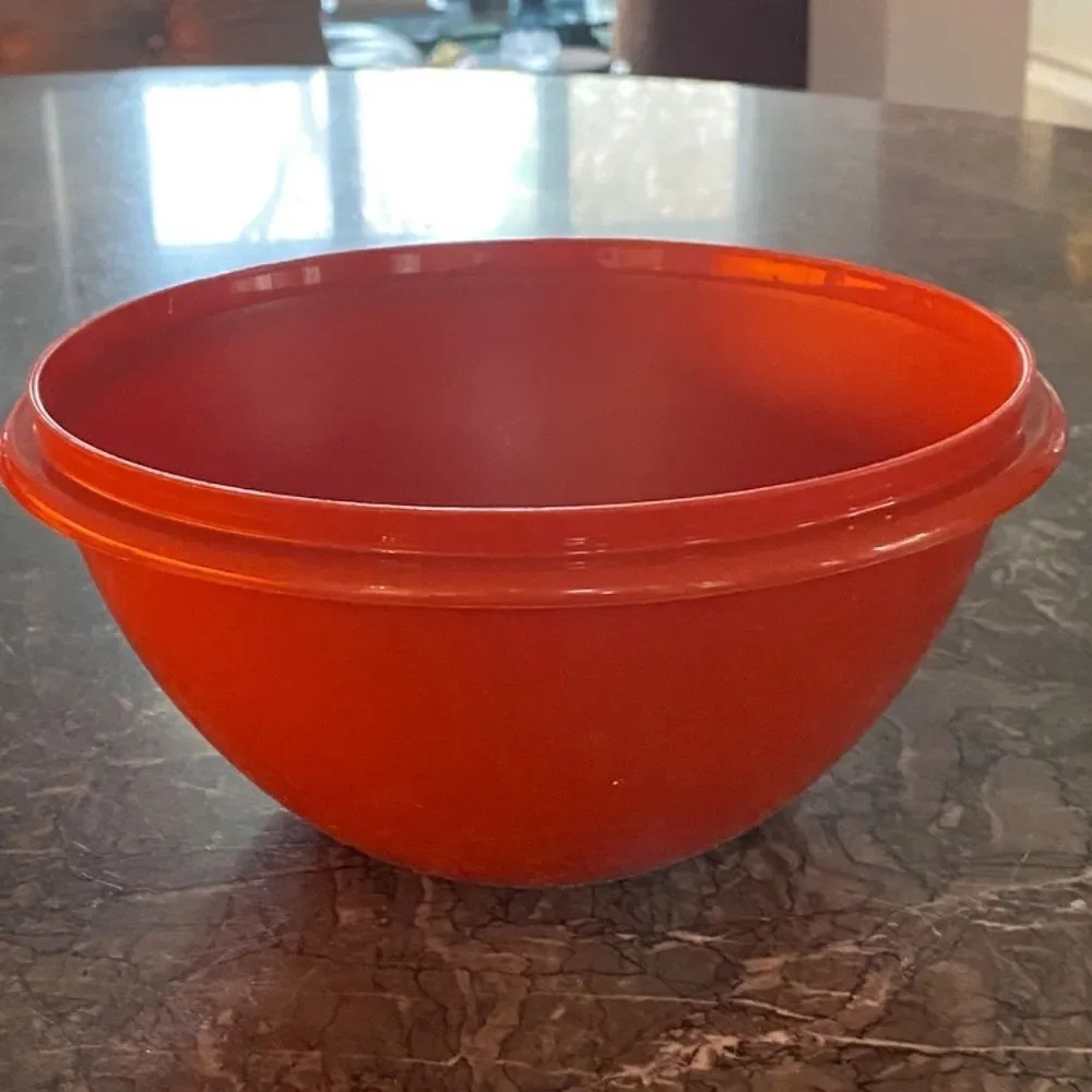 Tupperware vintage orange