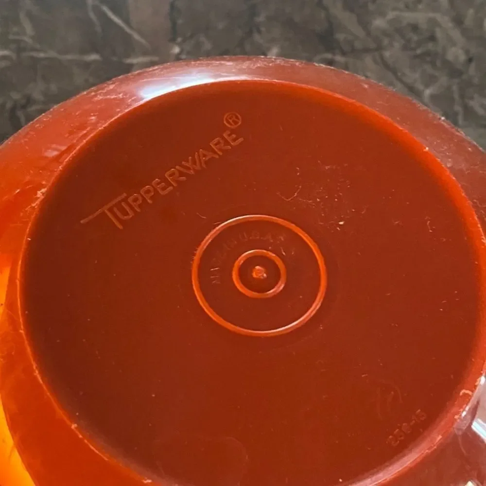 Tupperware vintage orange