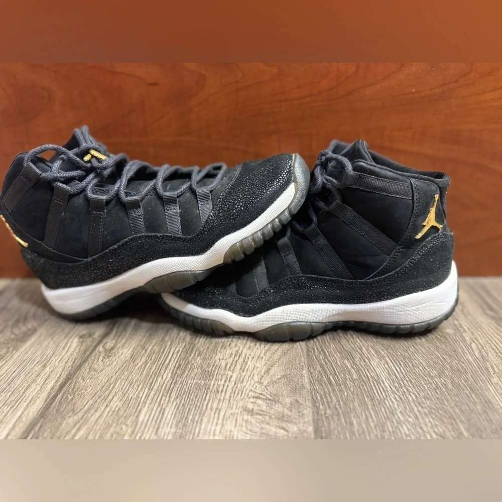 Nike Black and Gold Athletic Shoes