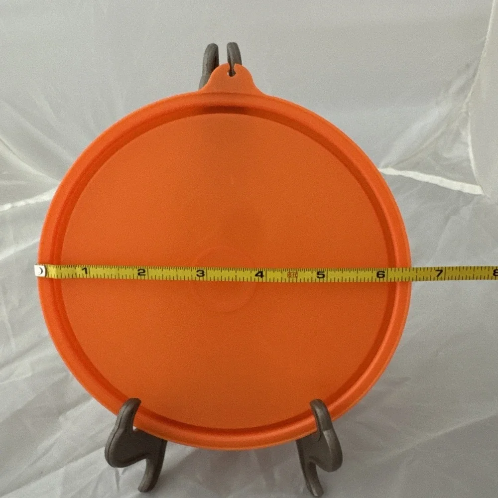 Tupperware vintage round