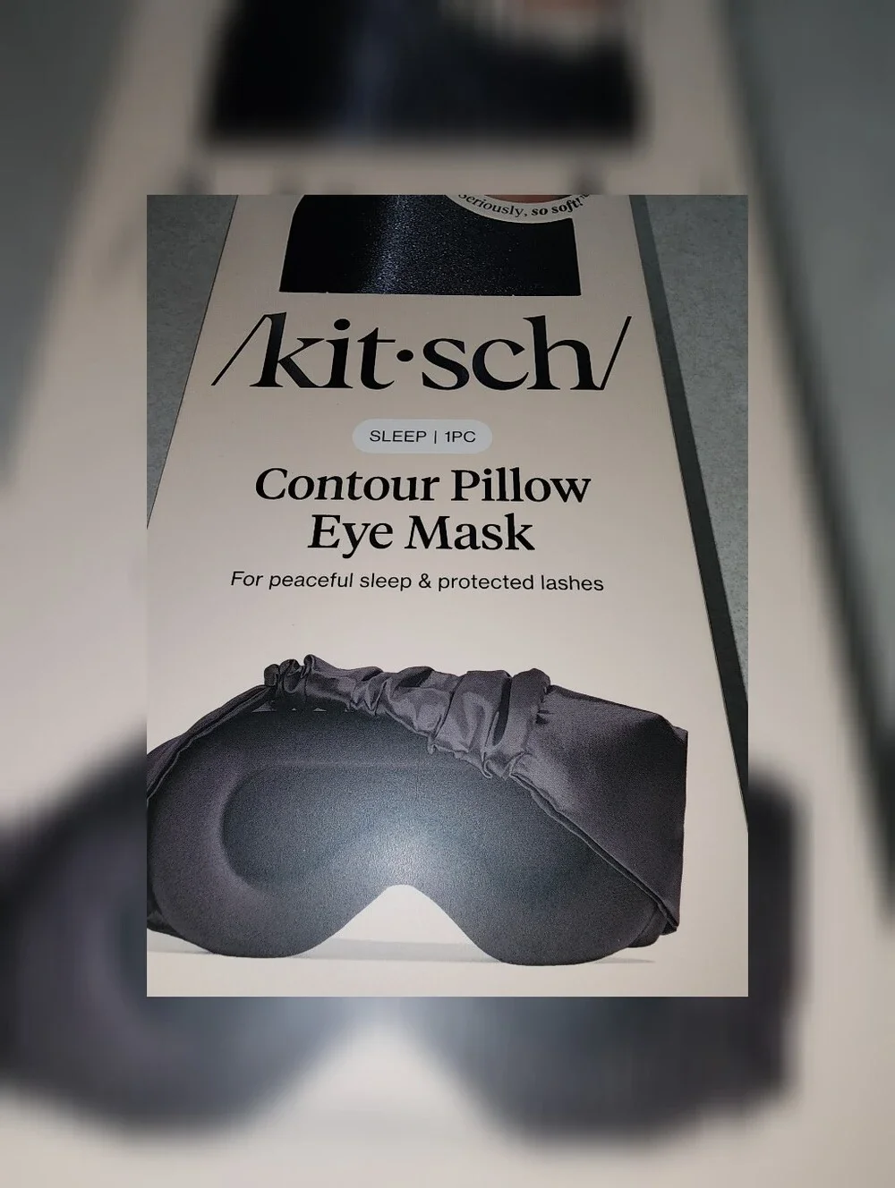 Kitsch contour pillow