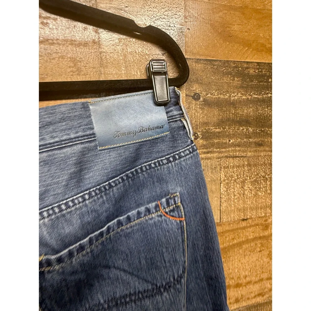Tommy Bahama details leather tropical
