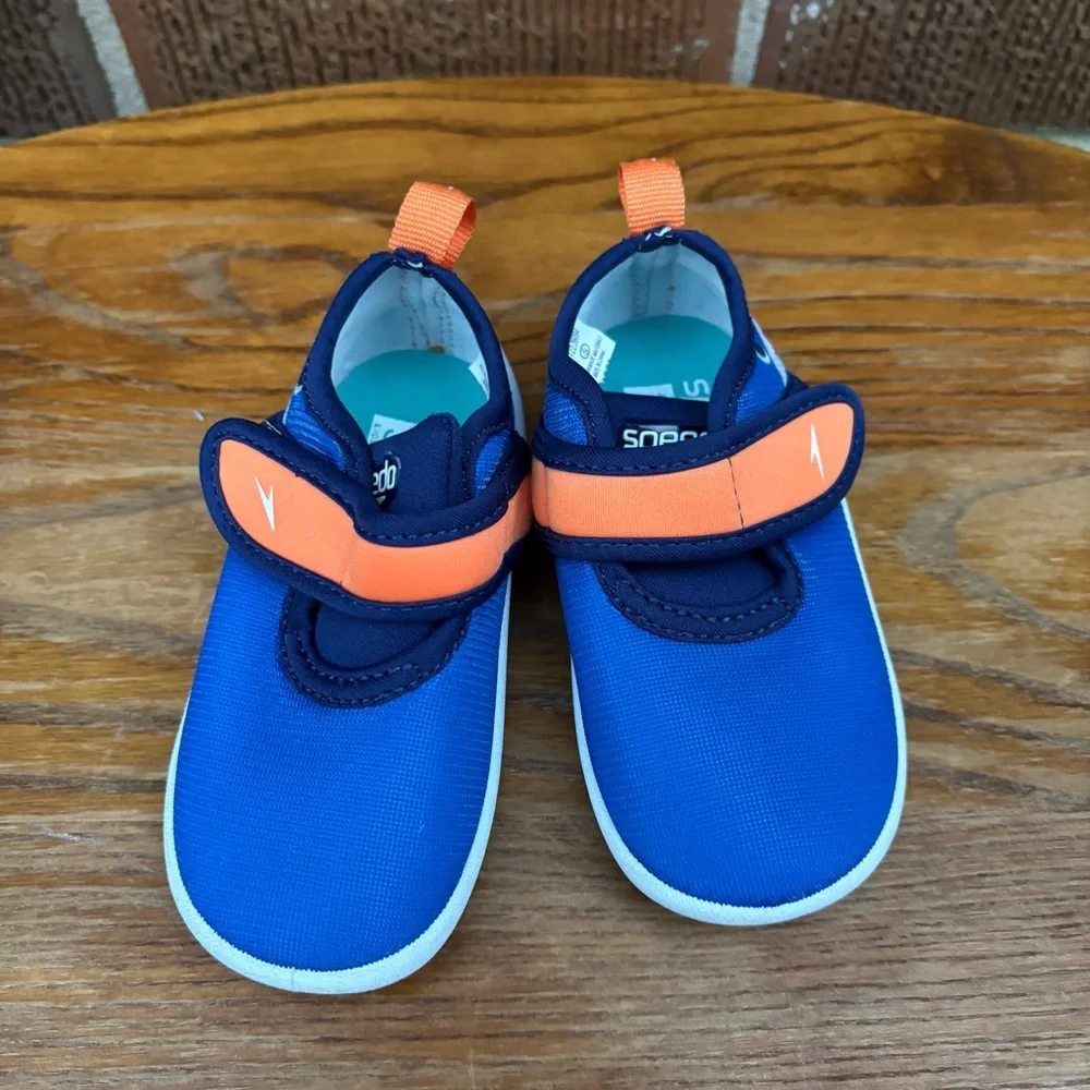 Speedo pool vacation orange