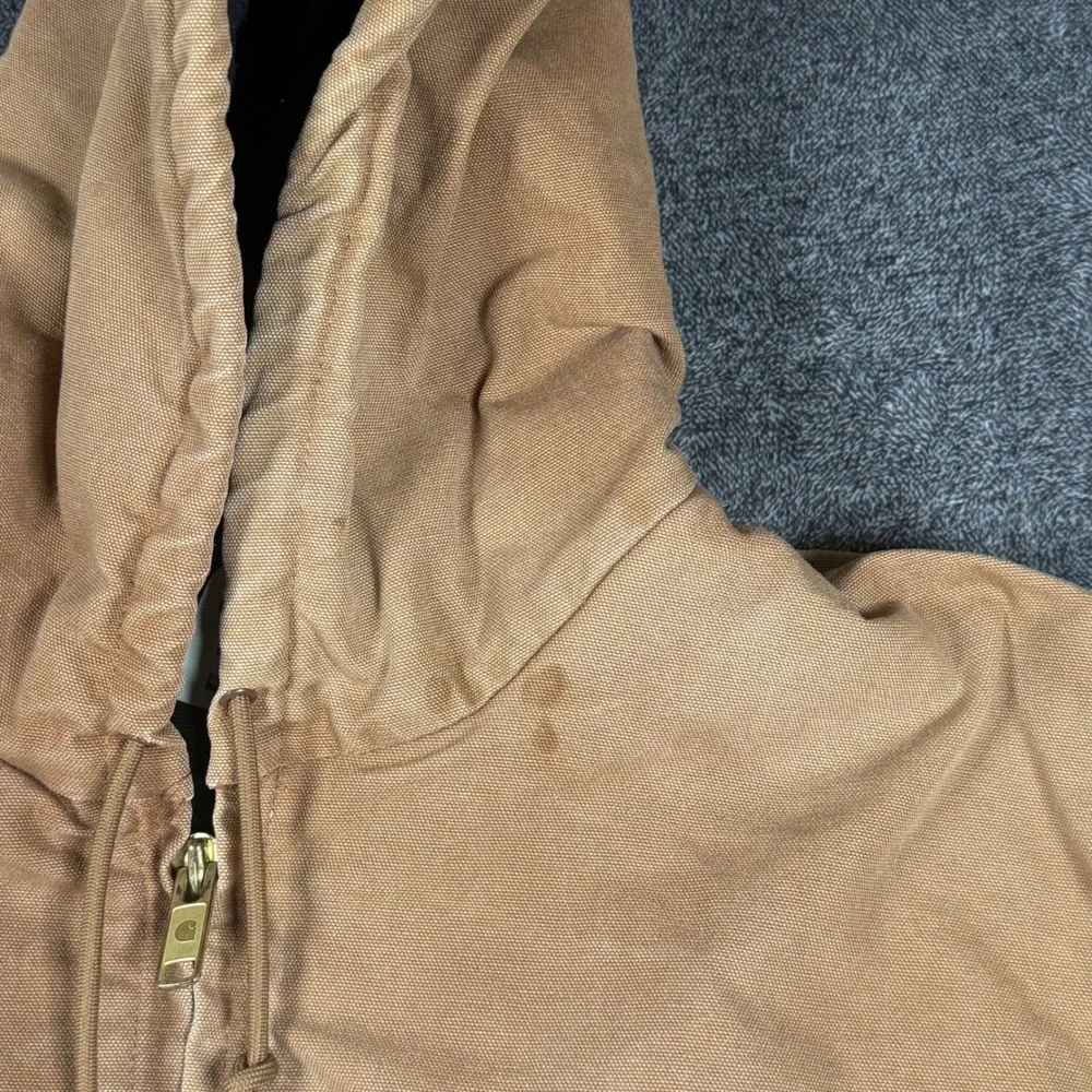 Carhartt includes seams it