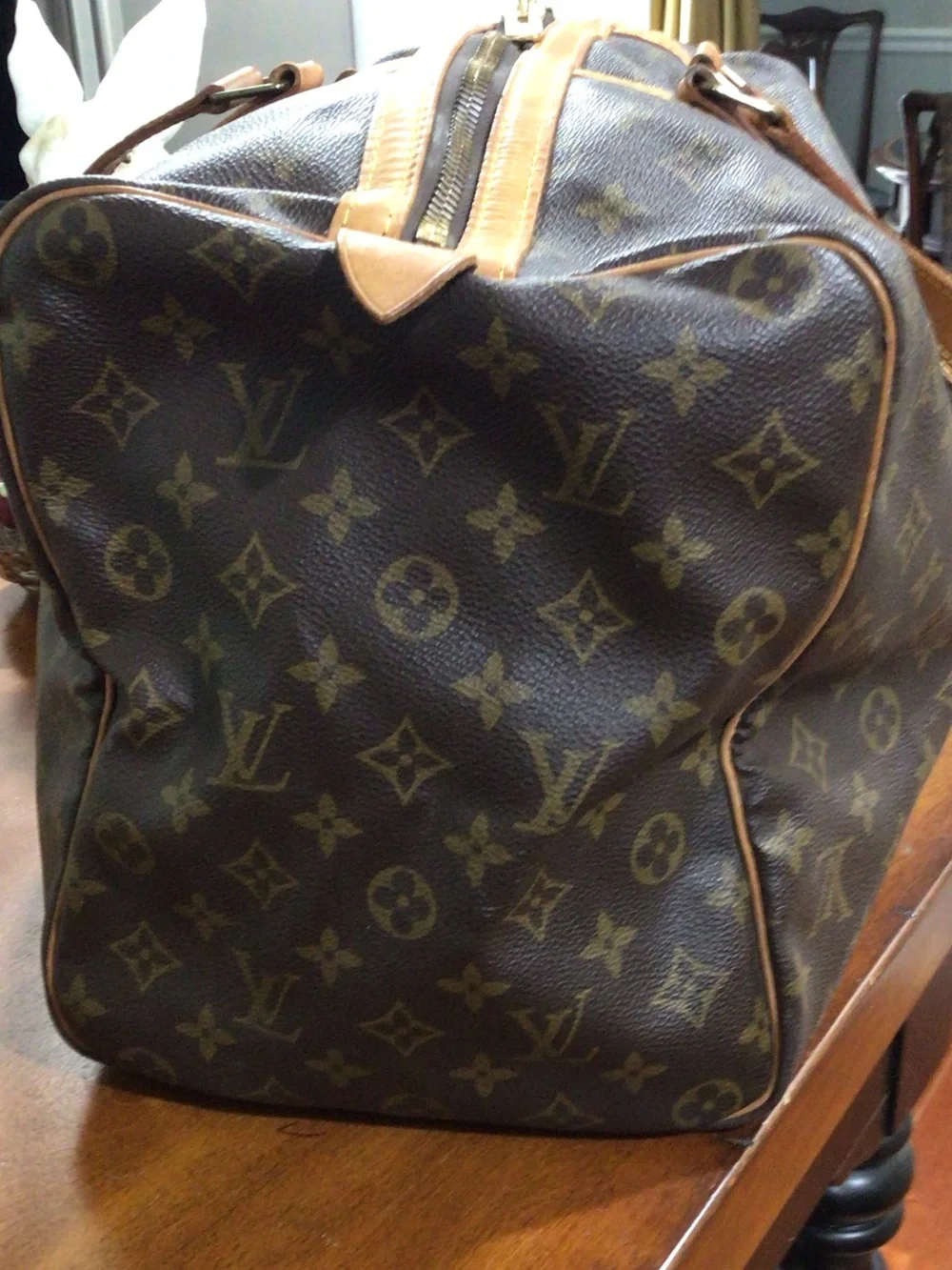 Louis Vuitton duffel versatile