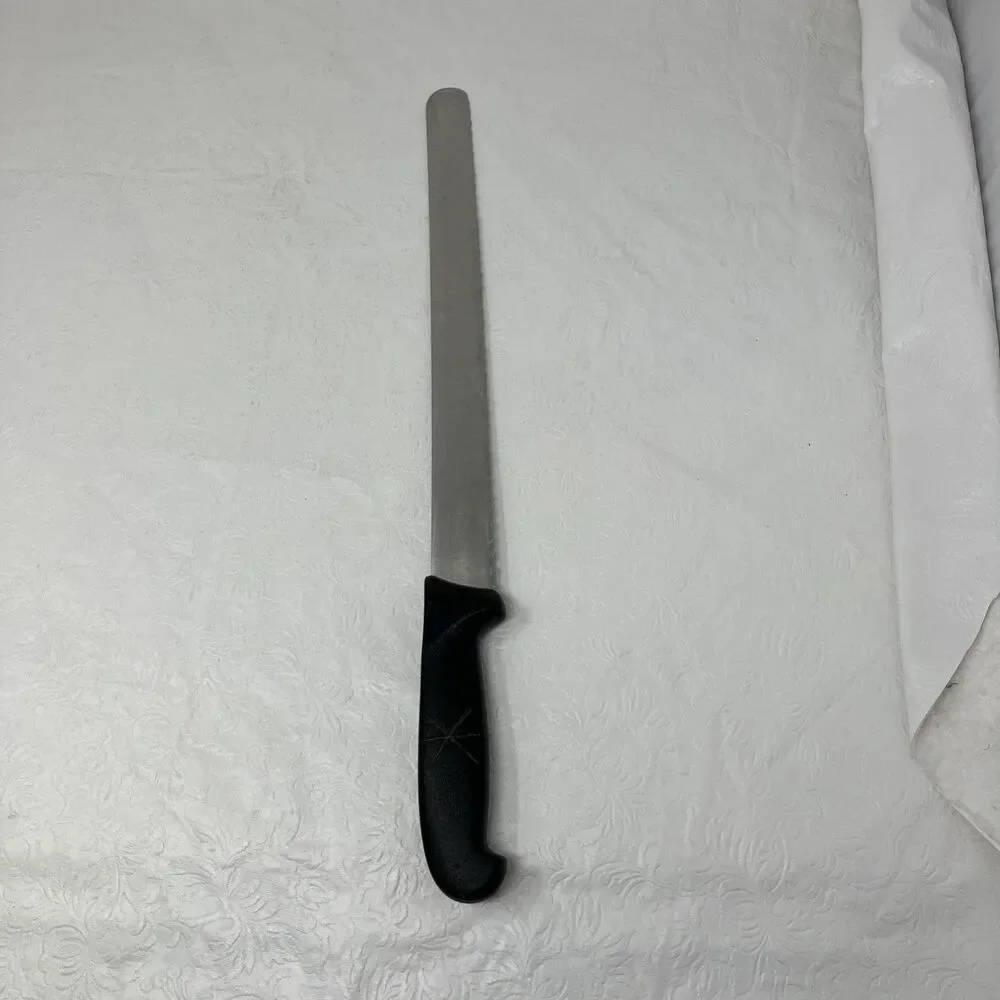 Victorinox forschner serrated