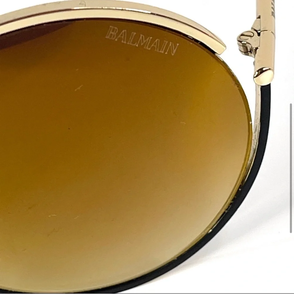 Balmain 52mm round