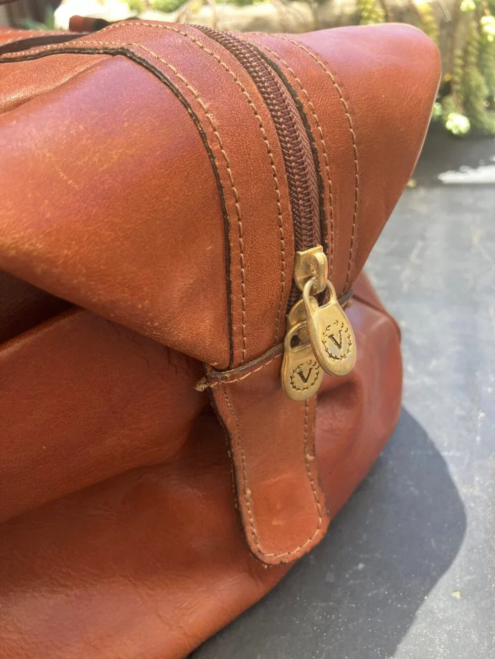 Valentina Italian Leather Duffle Bag with Original card, lock & keys *Vintage*