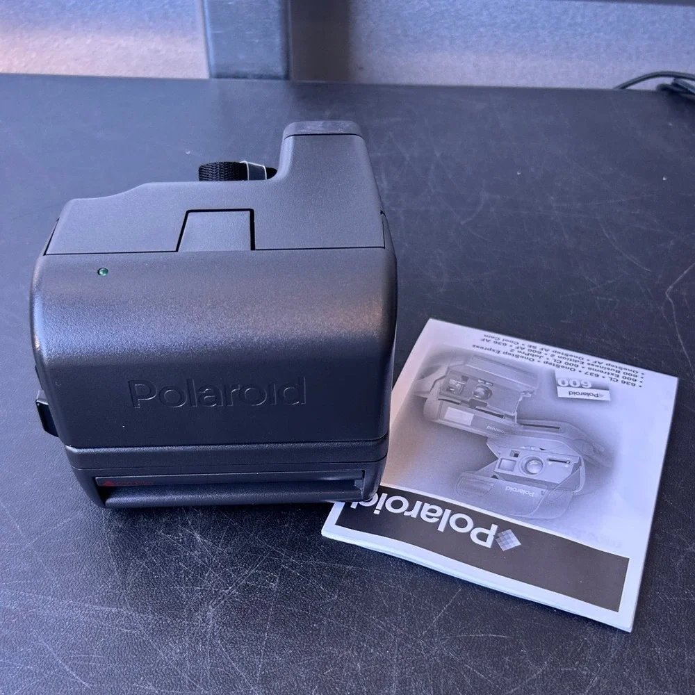 Polaroid 600 onestep