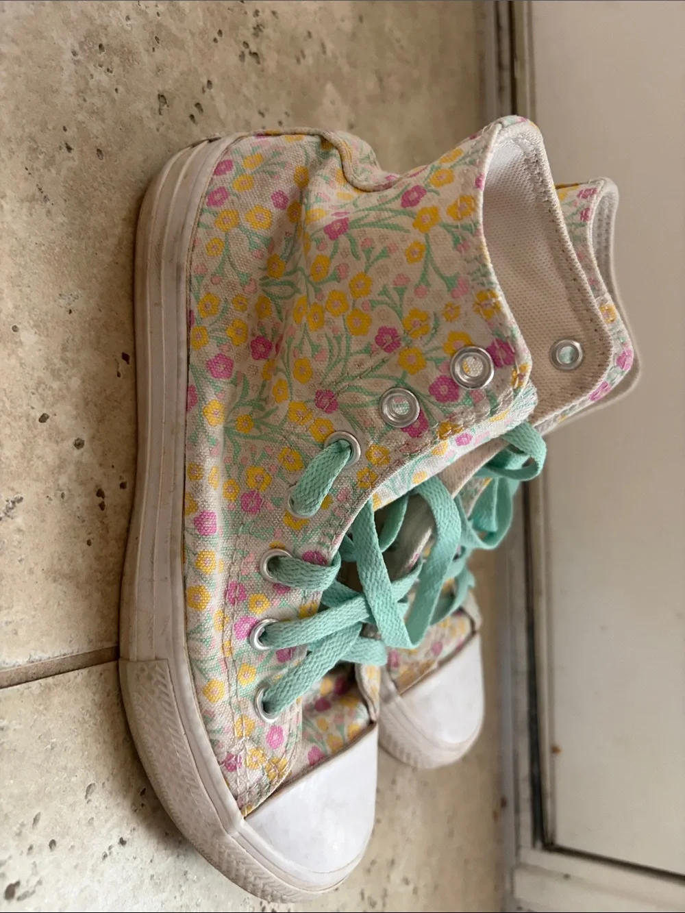 Converse reposhing this