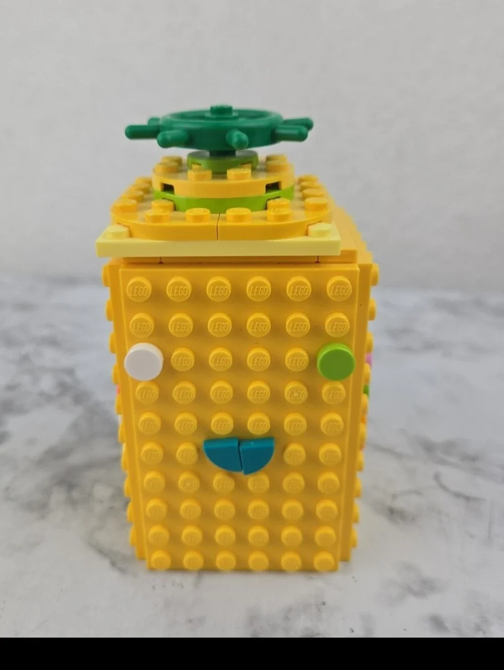 Lego incomplete please