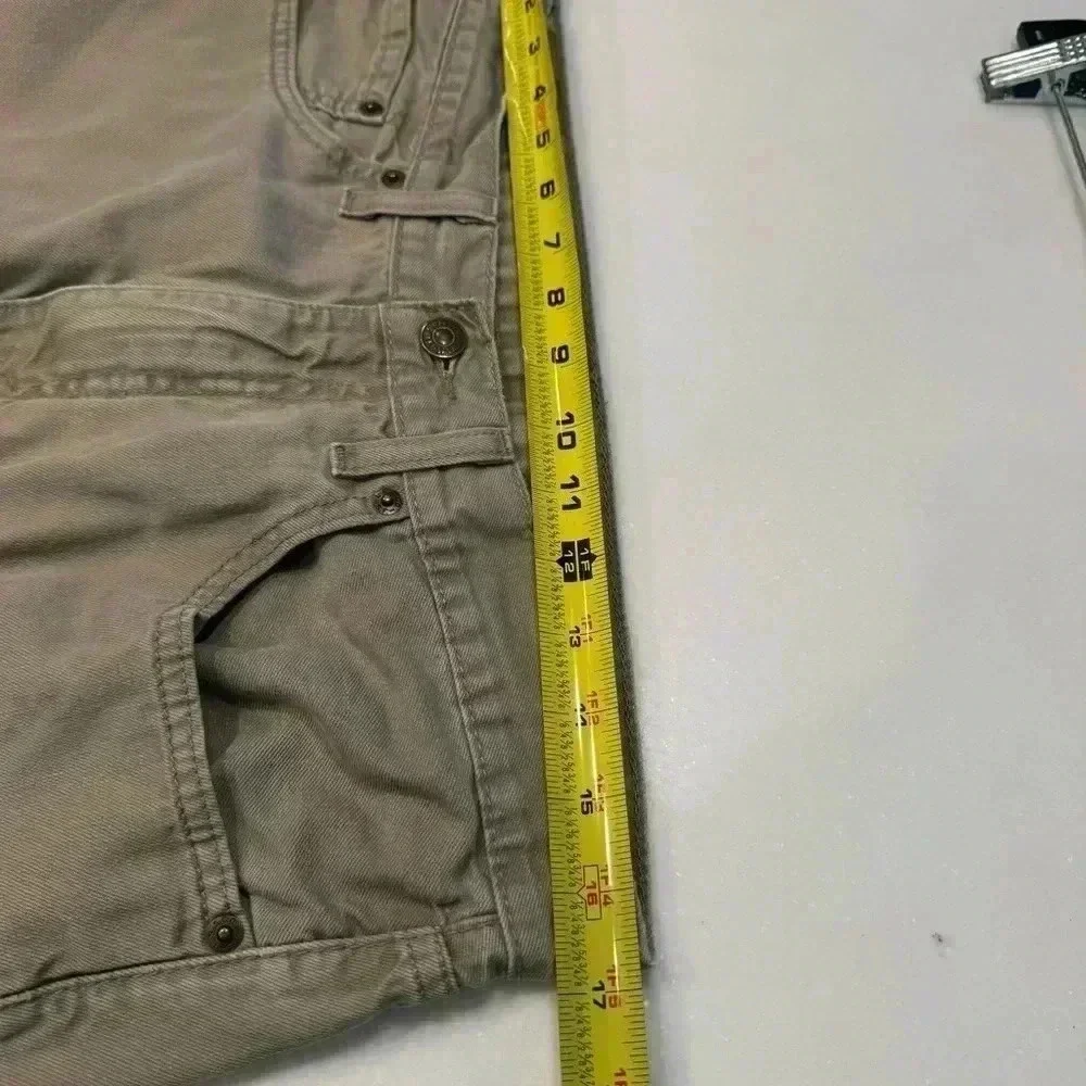 Levi’s men’s 505 5 pocket jeans khaki color size 33 x 32