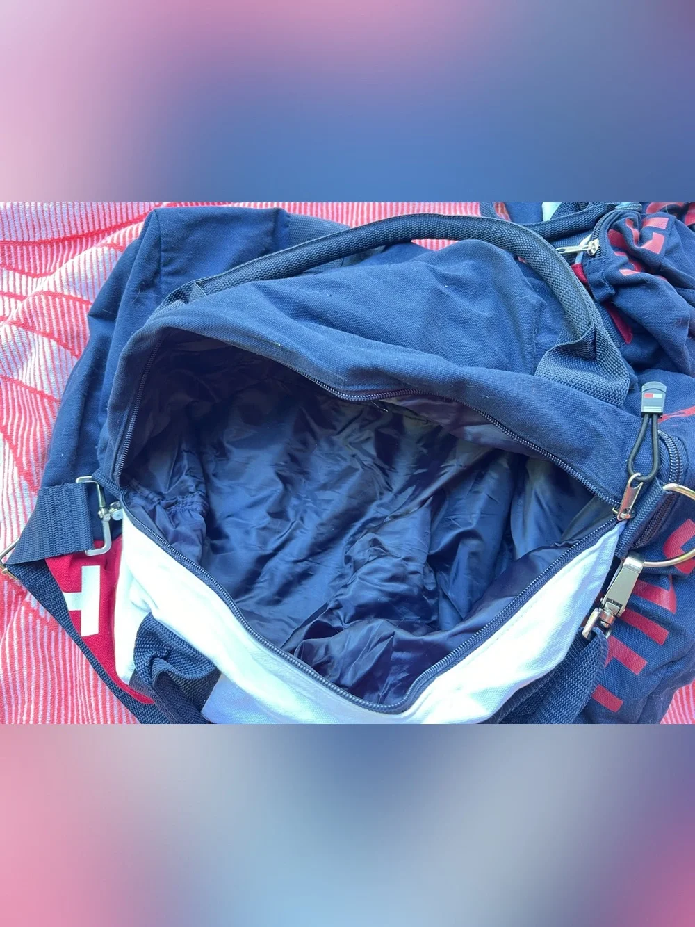 Large Tommy Hilfiger Duffel Bag With Shoulder Strap