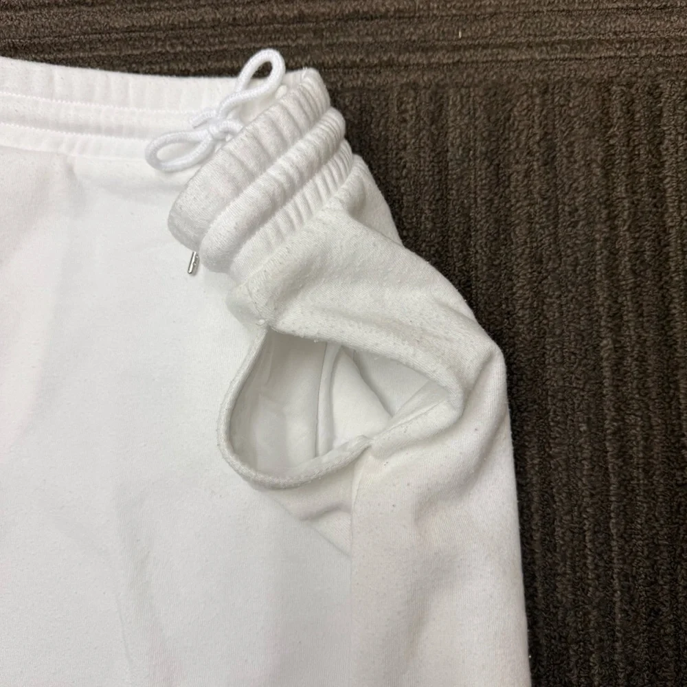 Love Streak sign wear