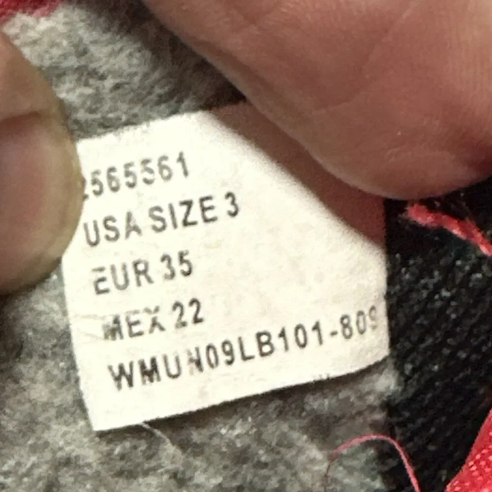 Unbranded stay warm