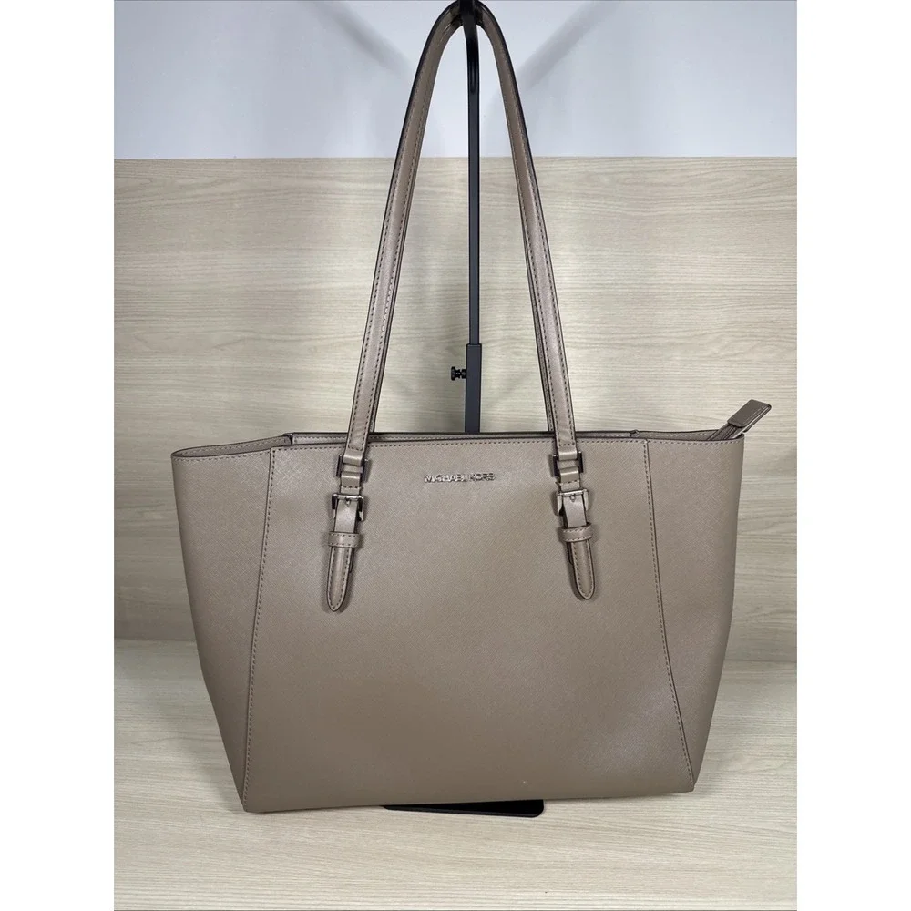 MICHAEL KORS Saffiano Taupe Leather‎ Bag/Satchel with Top Handle~EUC Silver