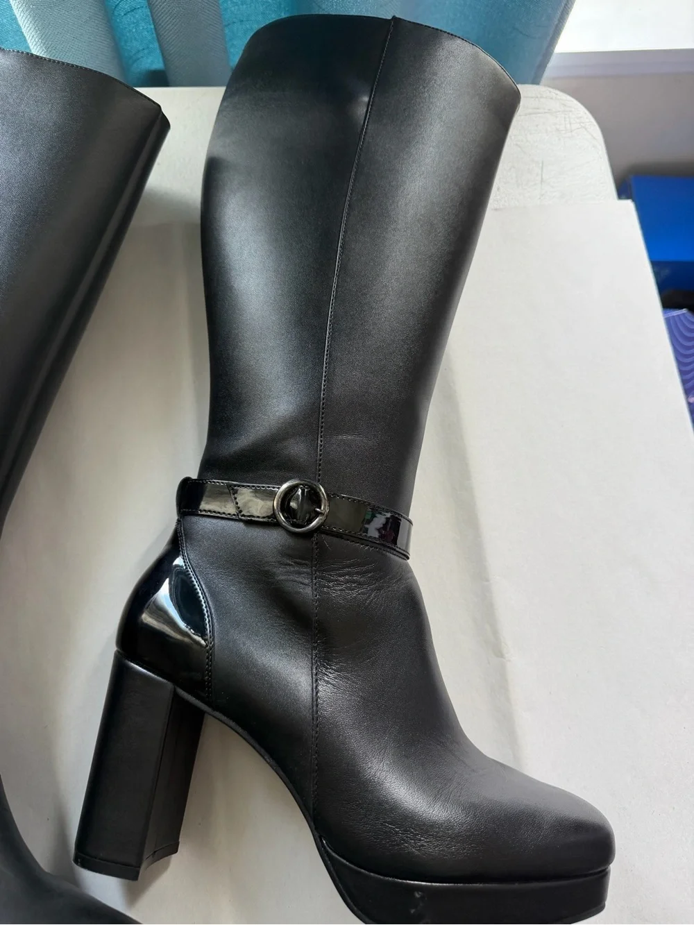 N/A sleek black
