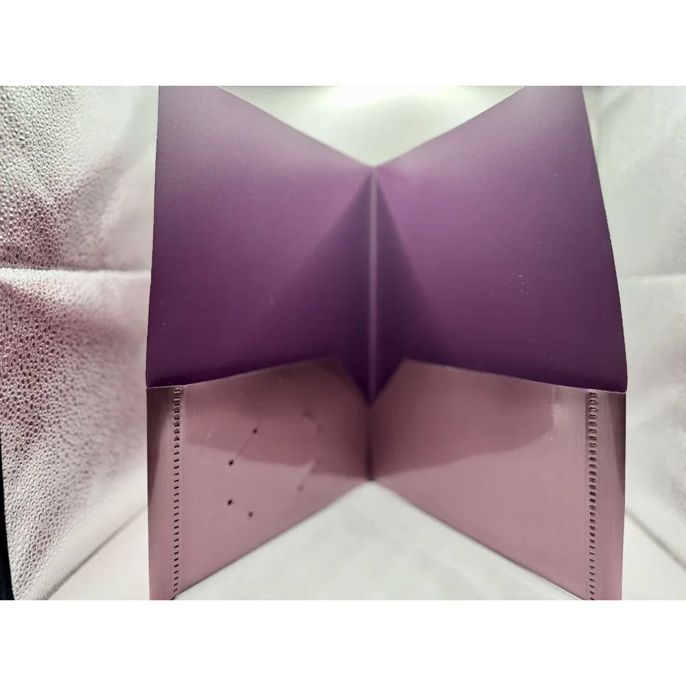 The Unbranded Brand poly folder