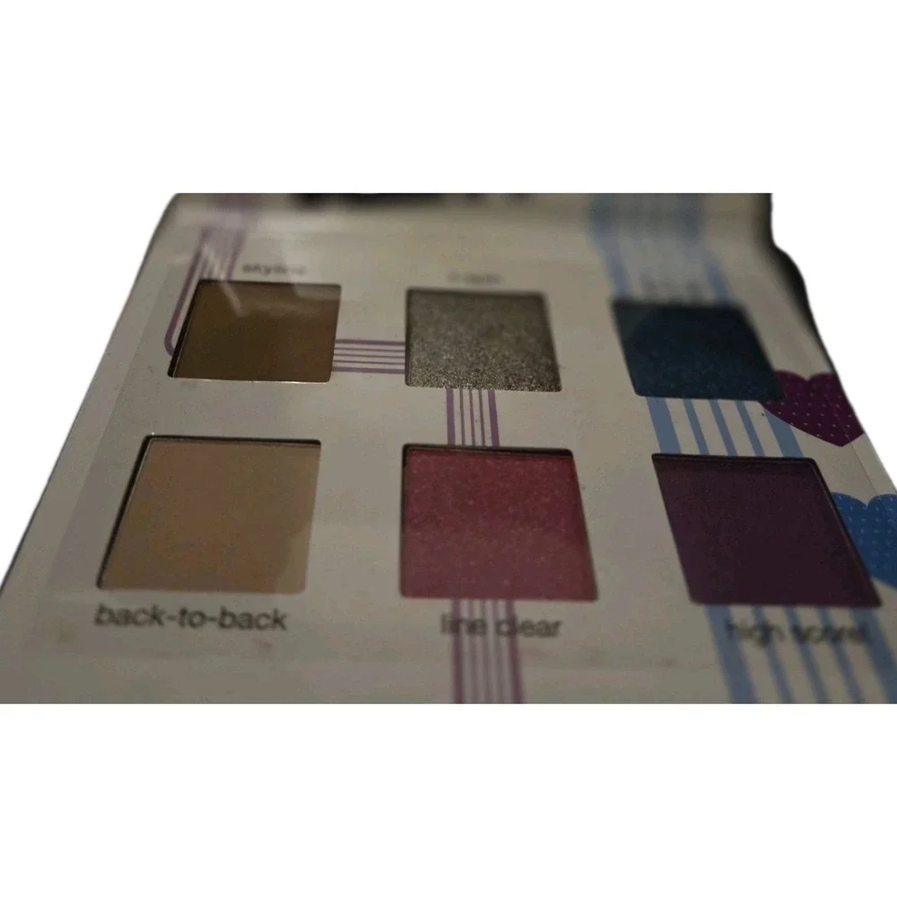 Eyeshadow shades powder excellent