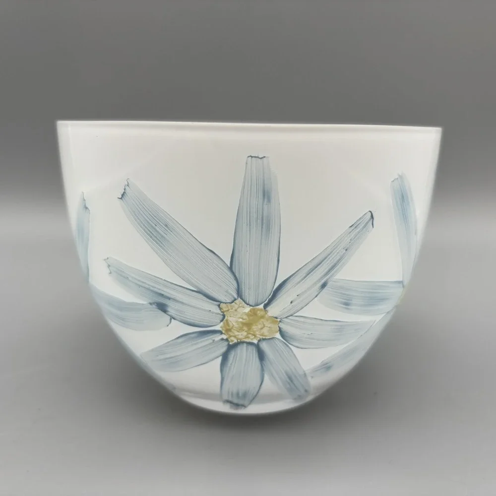 Orrefors Hand Painted‎ Daisies White Glass Round Deep Bowl  Signed 5