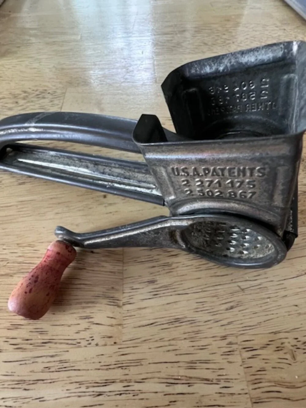 MOULI Grater antique rotary hand-crank grater for cheese, nuts, chocolate 1940's