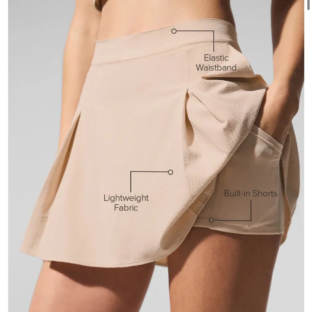 ALO Yoga lightweight pleated