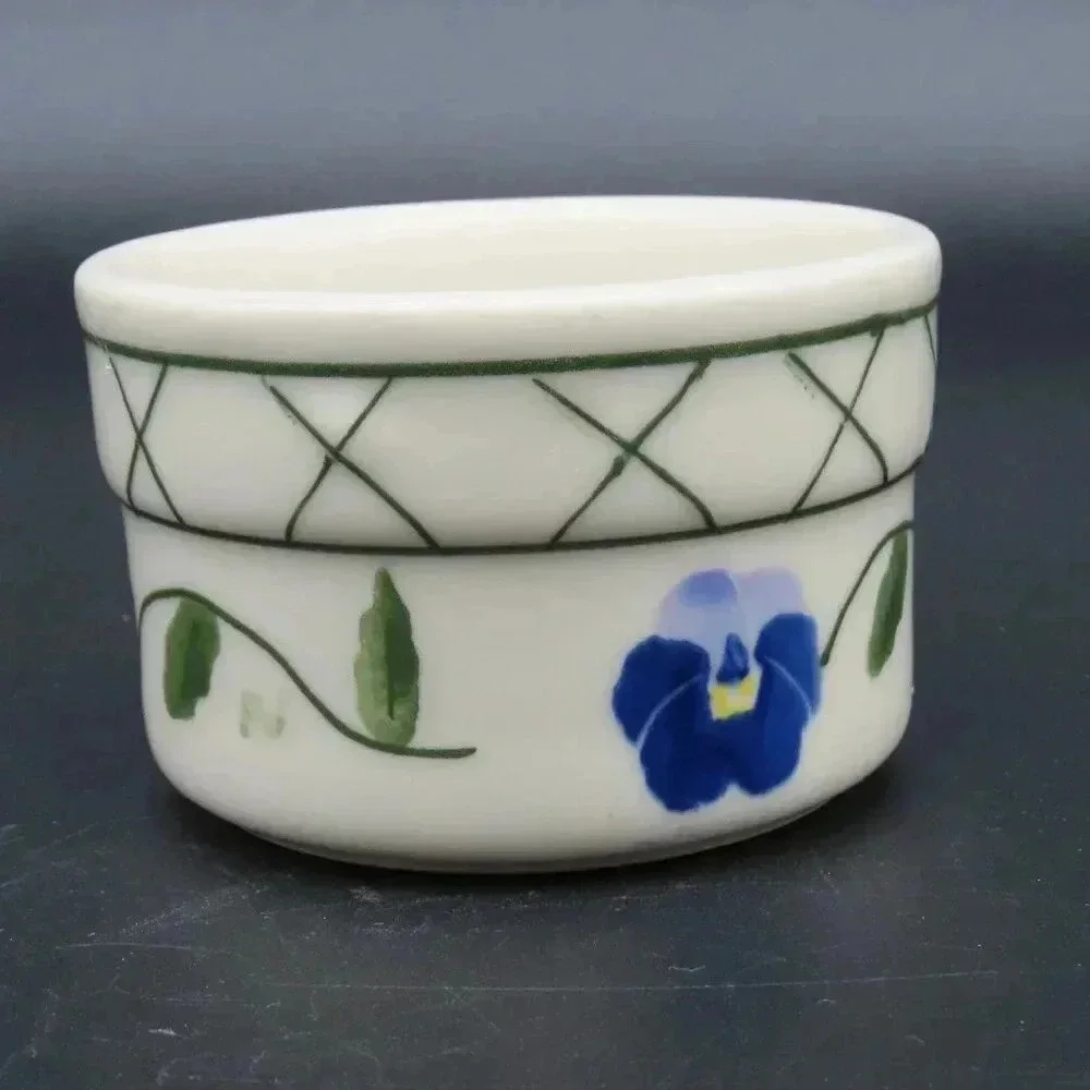 Hartstone pottery bowl