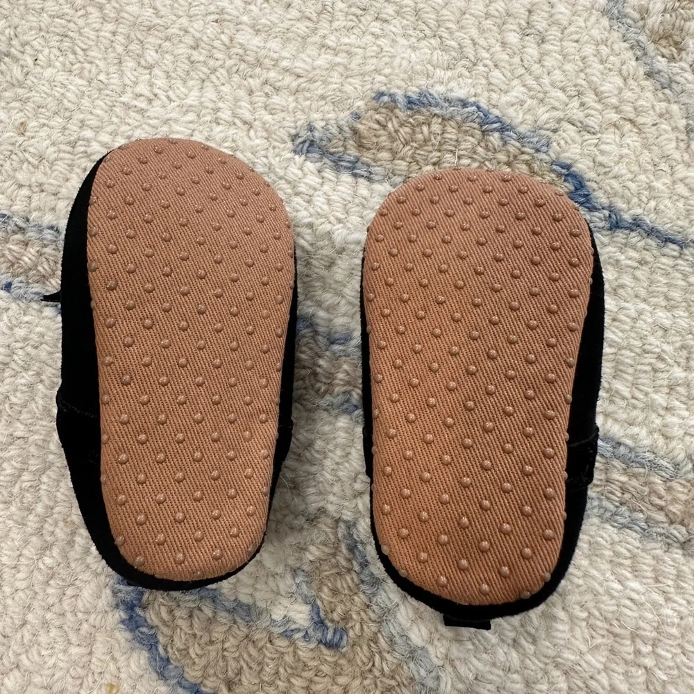 Old Navy Black Velvet Kids Dress Shoes