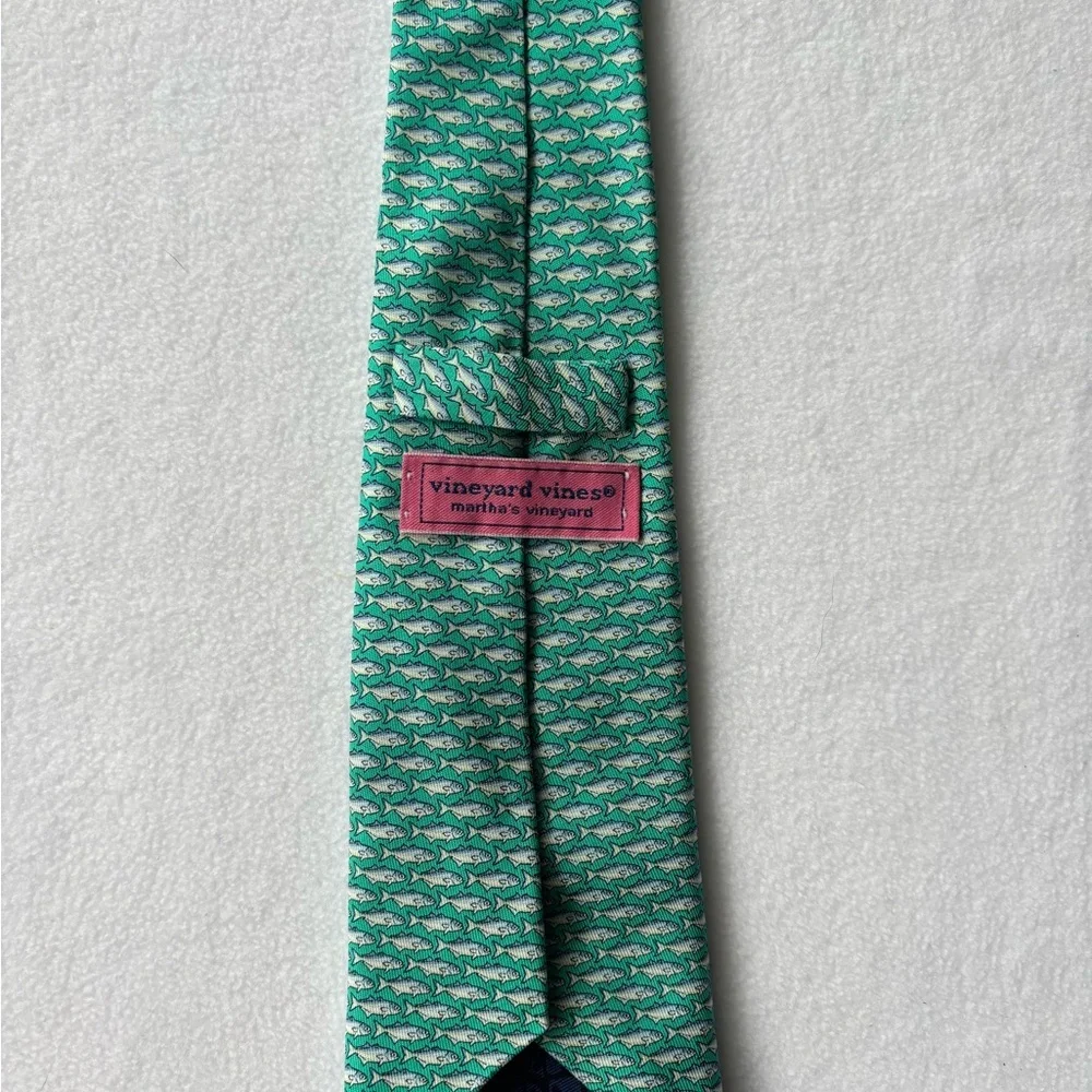 Vineyard Vines stylish tie