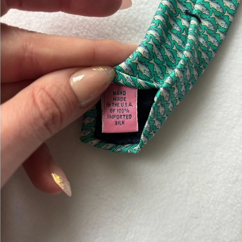 Vineyard Vines stylish tie