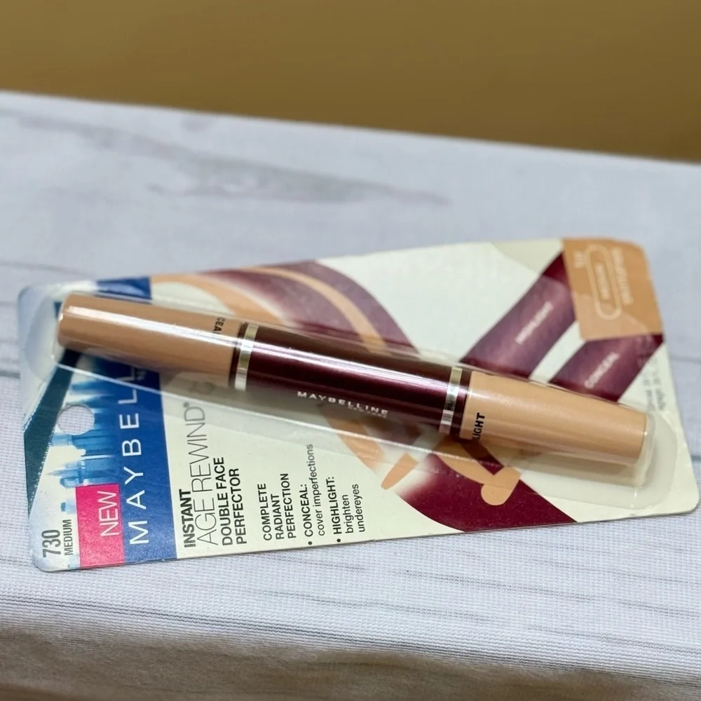 Maybelline Instant Age Rewind Double Face Perfector - Medium 730