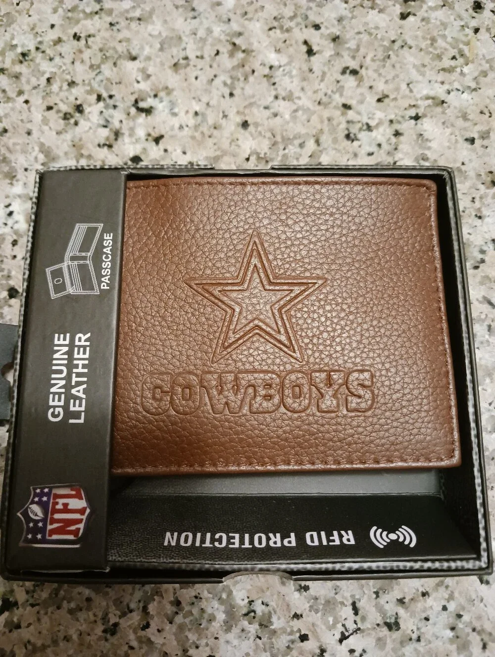 NFL Cowboys Brown Genuine Leather RFID Passcase