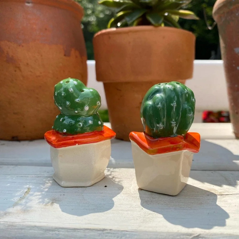 No brand vintage set