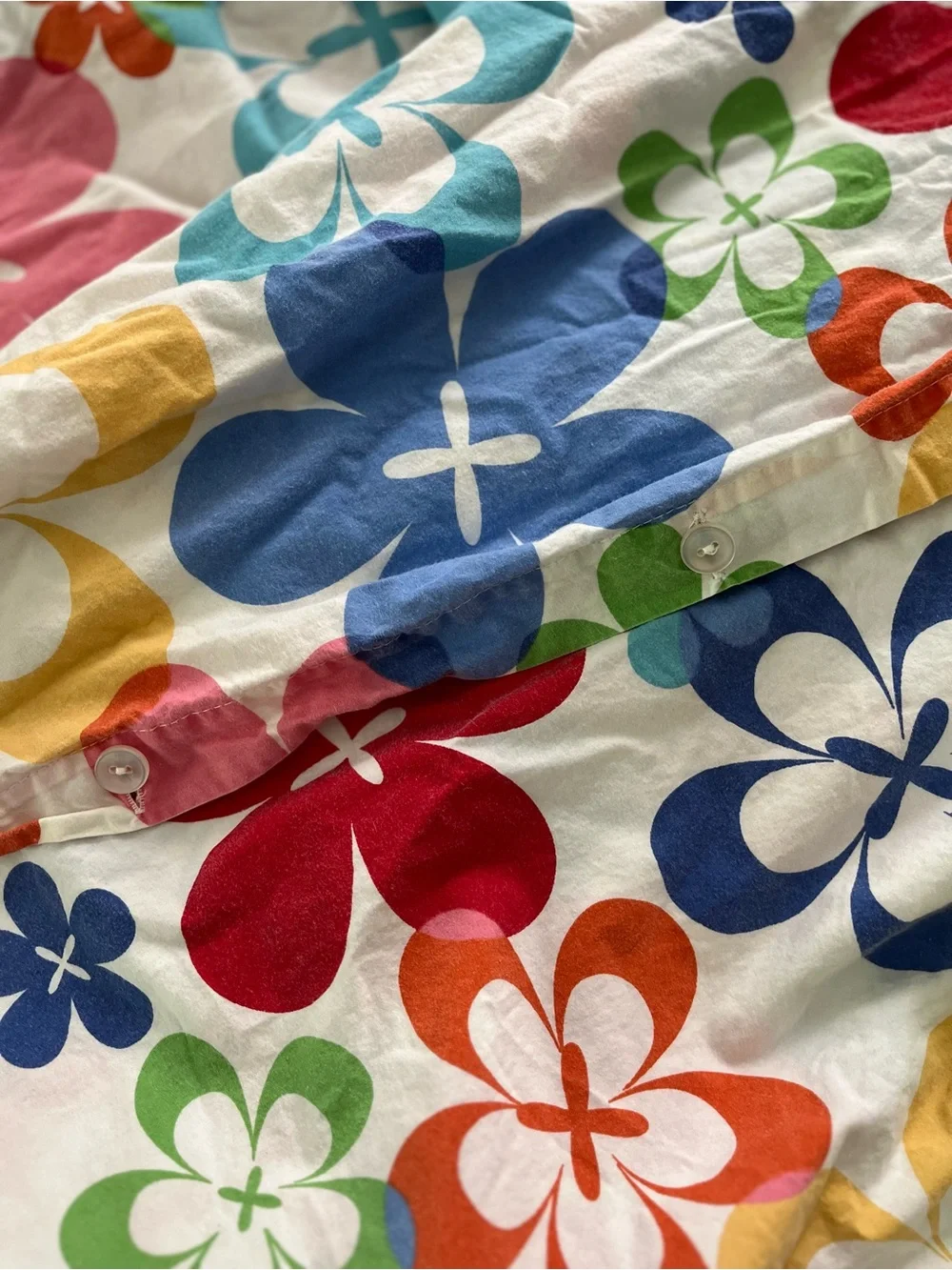 THE COMPANY STORE - cherry Colorful Floral duvet cover w/ matching fitted sheet
