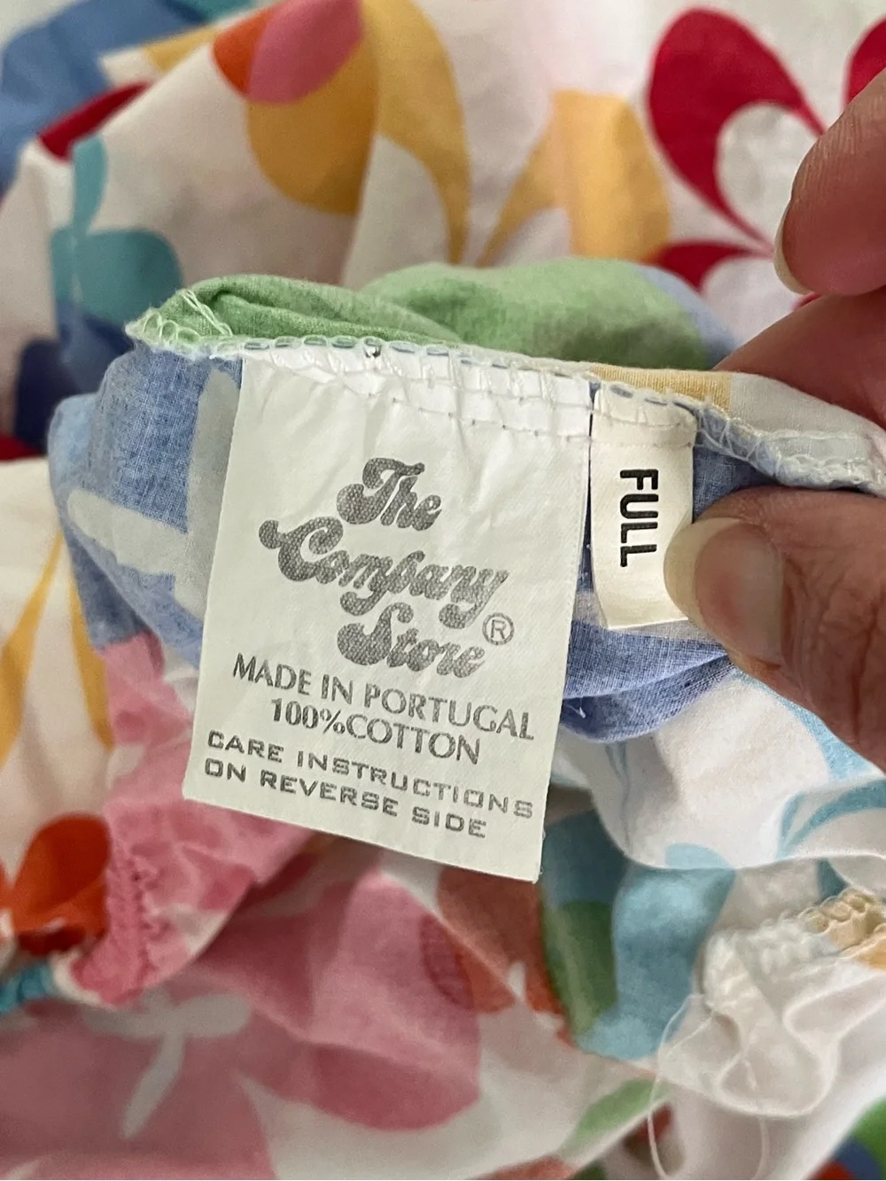 THE COMPANY STORE - cherry Colorful Floral duvet cover w/ matching fitted sheet