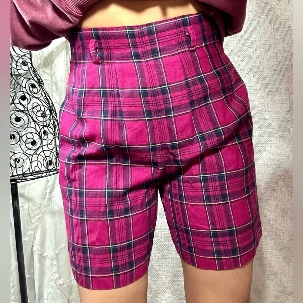 VTG high waisted pink plaid bermuda shorts with belt loops size 38