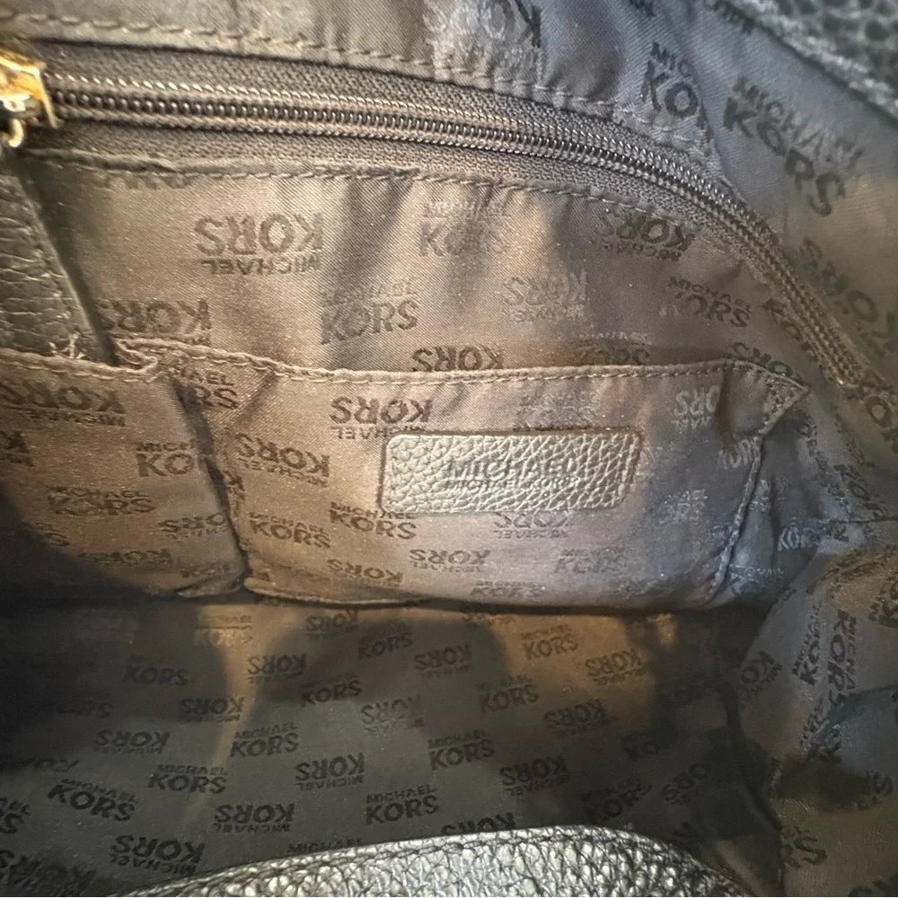 Michael Kors Jet Set Pebbled Leather Shoulder Bag