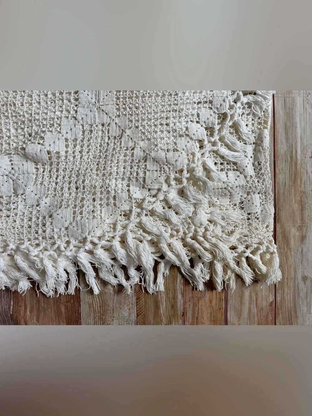 Vintage Full/Queen Ivory Hand-Crocheted Fringed Lace Coverlet Bedspread 88