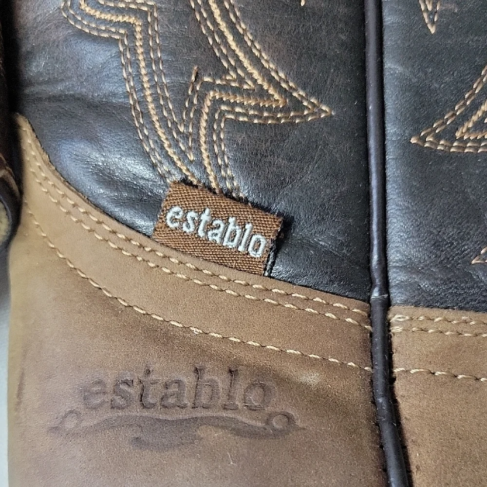 Establo stylish cowboy