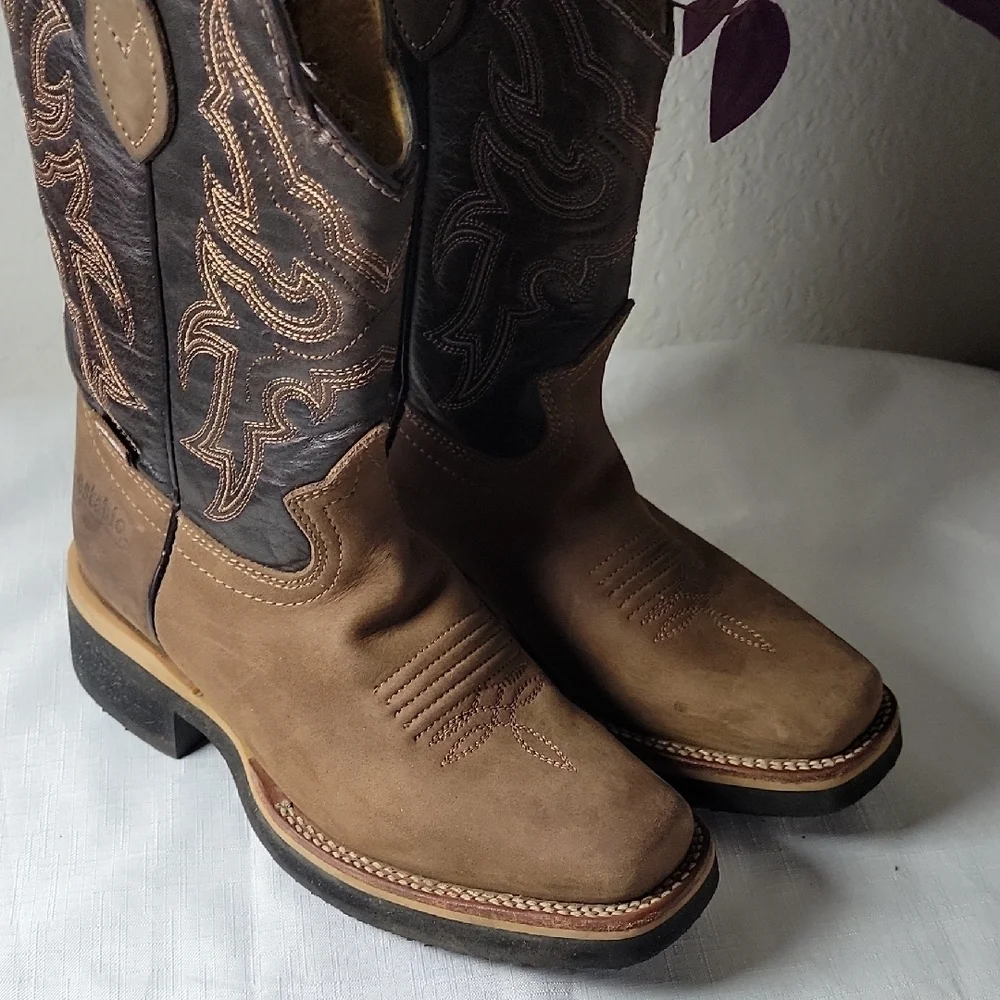 Establo stylish cowboy
