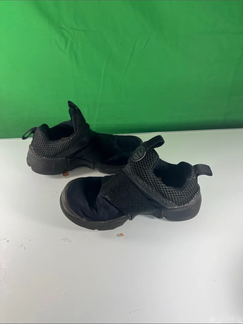 Nike Kids Black Slip-On Mesh Sneakers with Strap