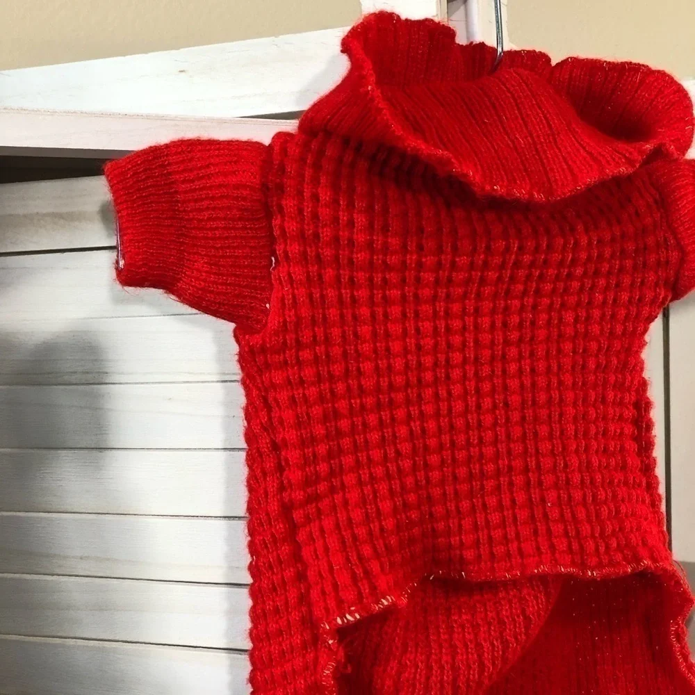 N/A red knitted