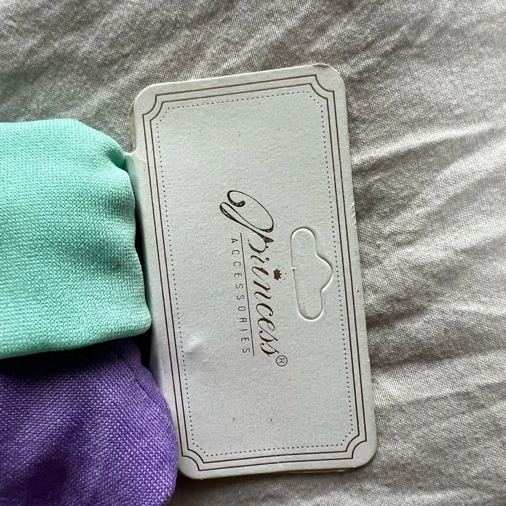 2 pair of socks and 2 head band for girls‎