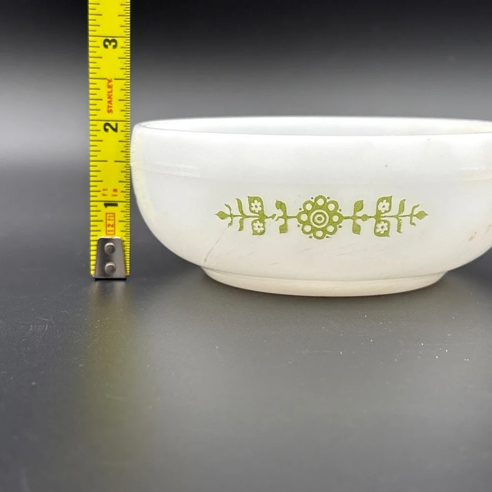 Glasbake green daisy