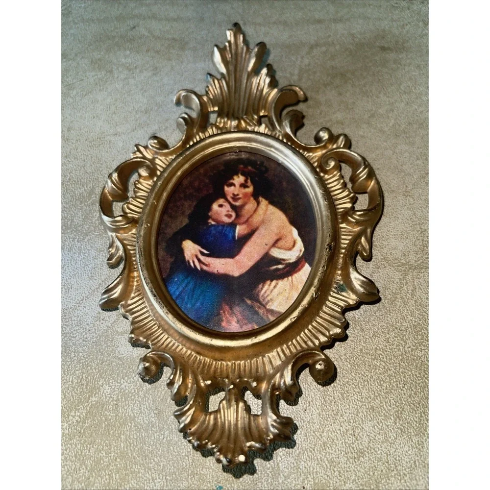Vintage Plastic Gold Color‎ Picture Frame - 7