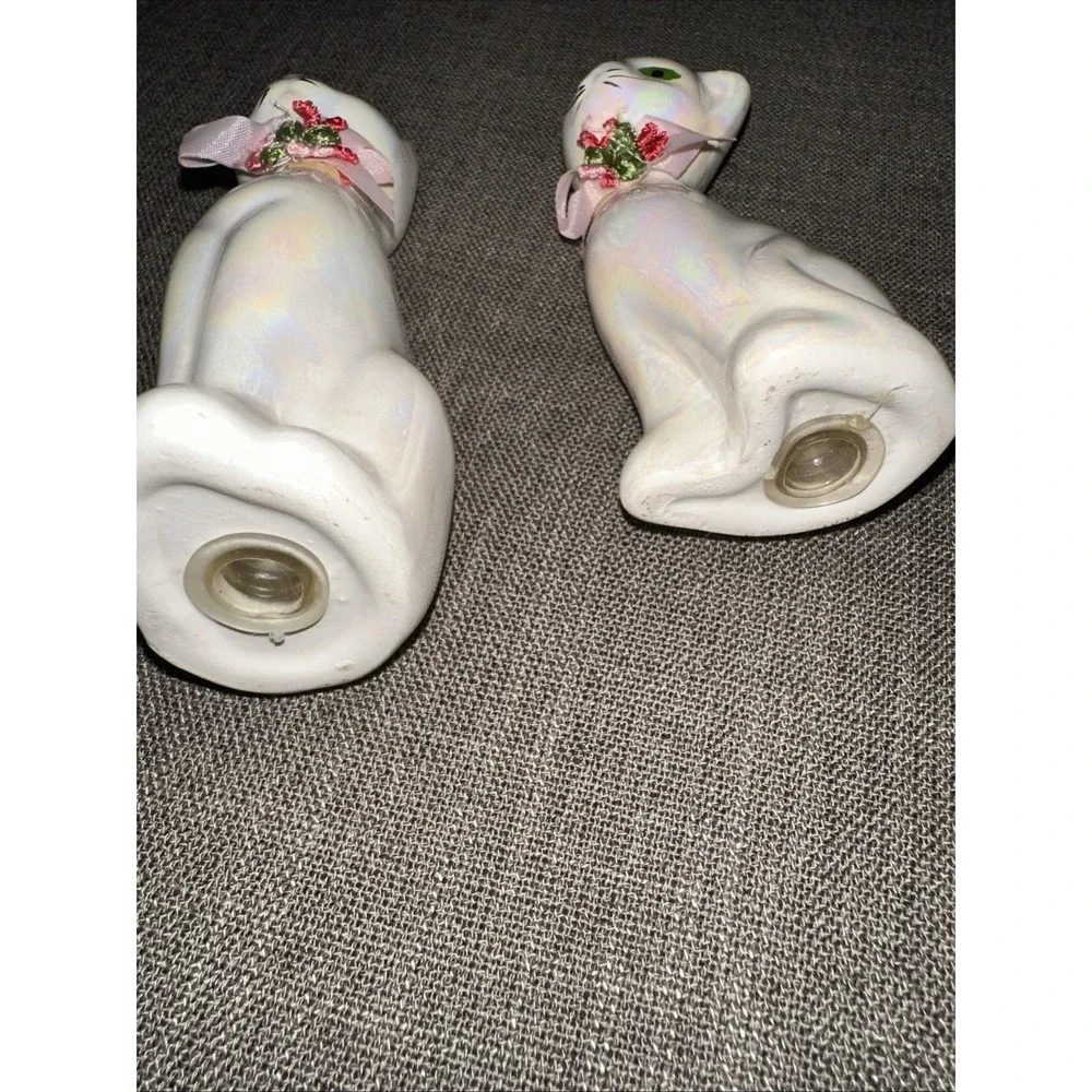 Vintage Artmark White‎ Cat Salt & Pepper Shakers 4.25