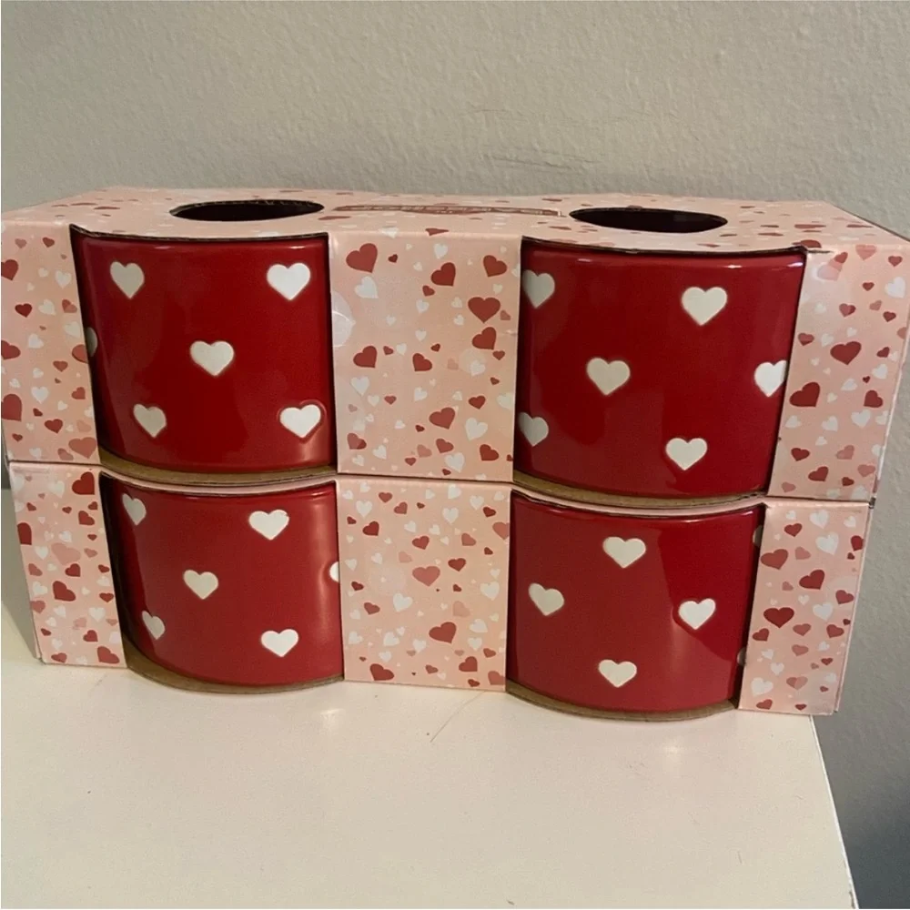 valentines set of 4 ramekins‎